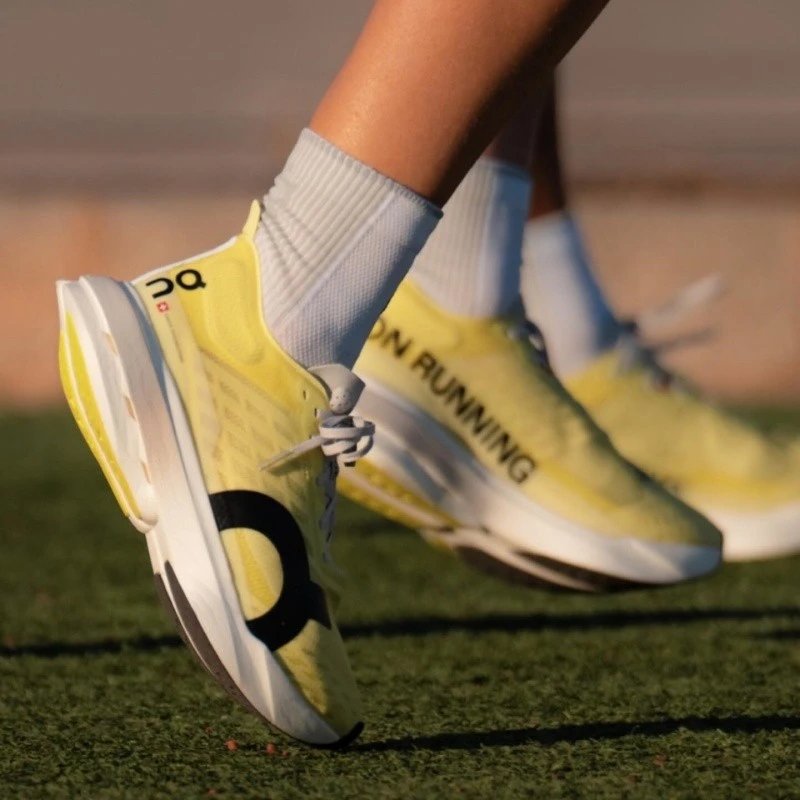 On Sneakers Cloudspike Amplius product image