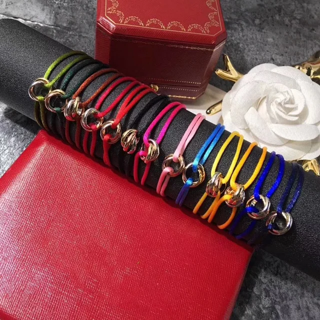 Unbranded Jewelry Adjustable Cord Bracelet with Three Interlocking Rings product detail image 3