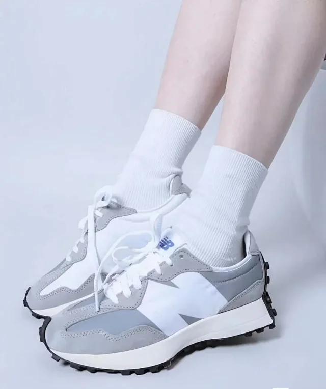 New Balance Sneakers 327 Retro product detail image 18