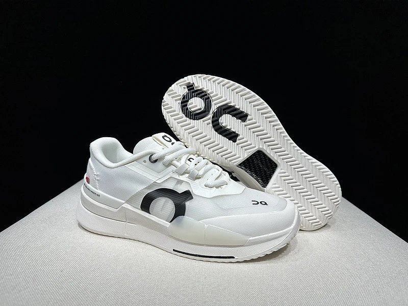 On Sneakers THE ROGER Pro 2 tennis — white