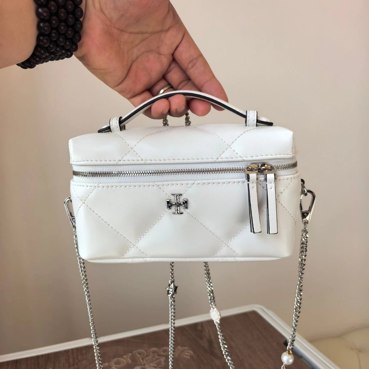 Tory Burch Crossbody Bags Quilted top-handle chain bag with double-zip closure image 3