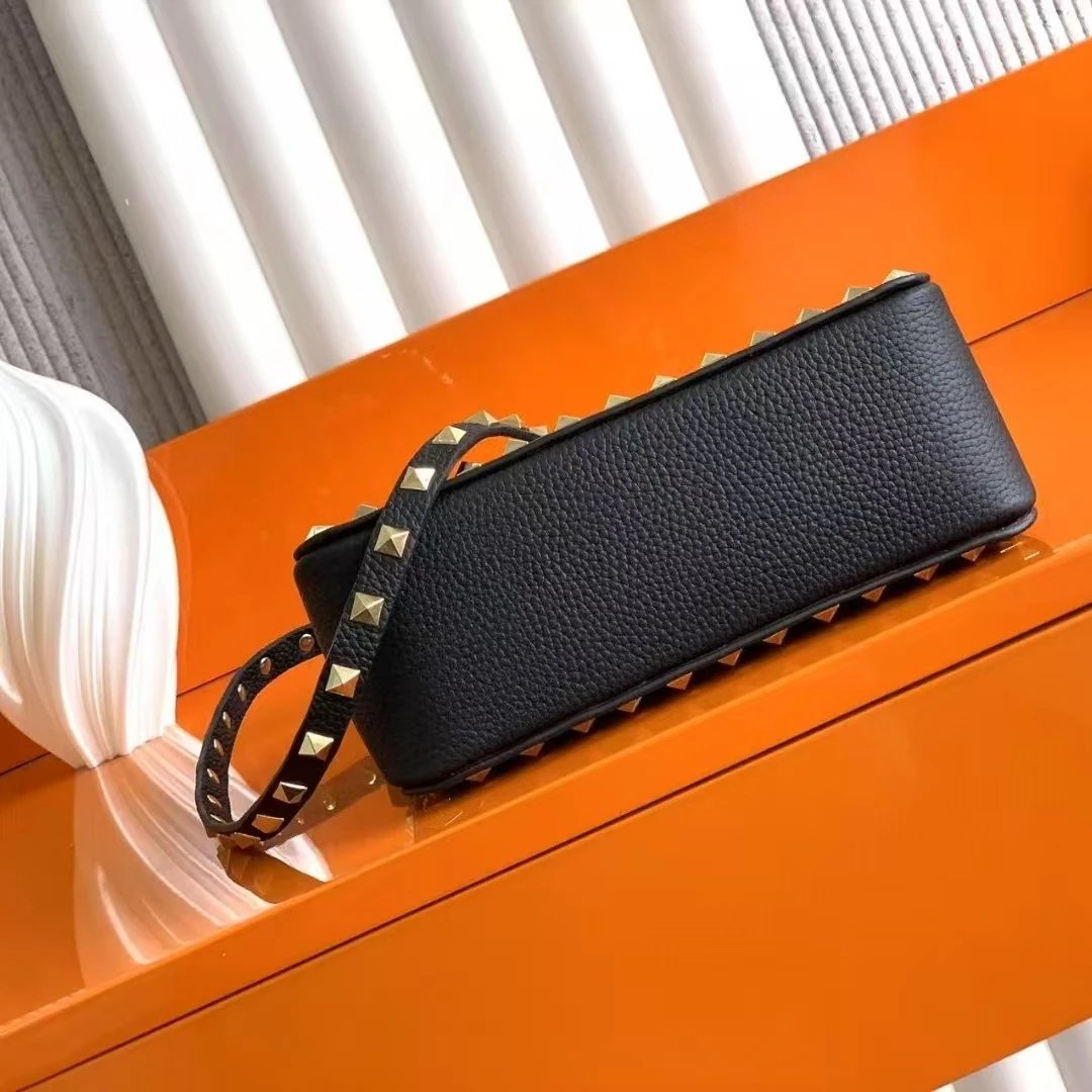 Valentino Garavani Crossbody Bags Rockstud small leather bag image 3