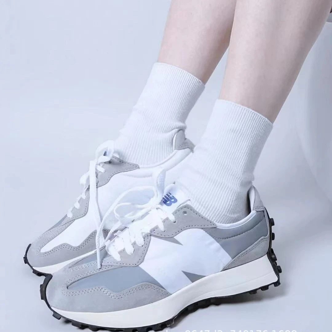 New Balance Sneakers 327 Retro image 3