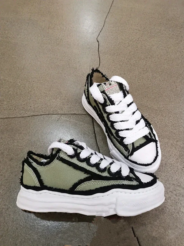 Unbranded Sneakers Low-top distressed canvas with thick soles product detail image 1