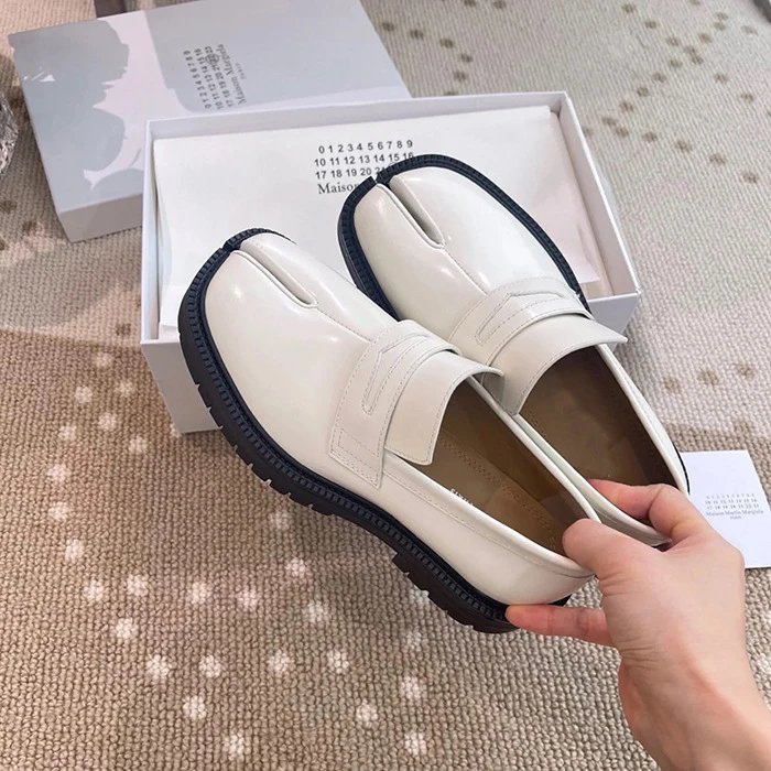 Unbranded Casual Shoes Split-Toe Patent Loafers and Lace-Up — White // Love