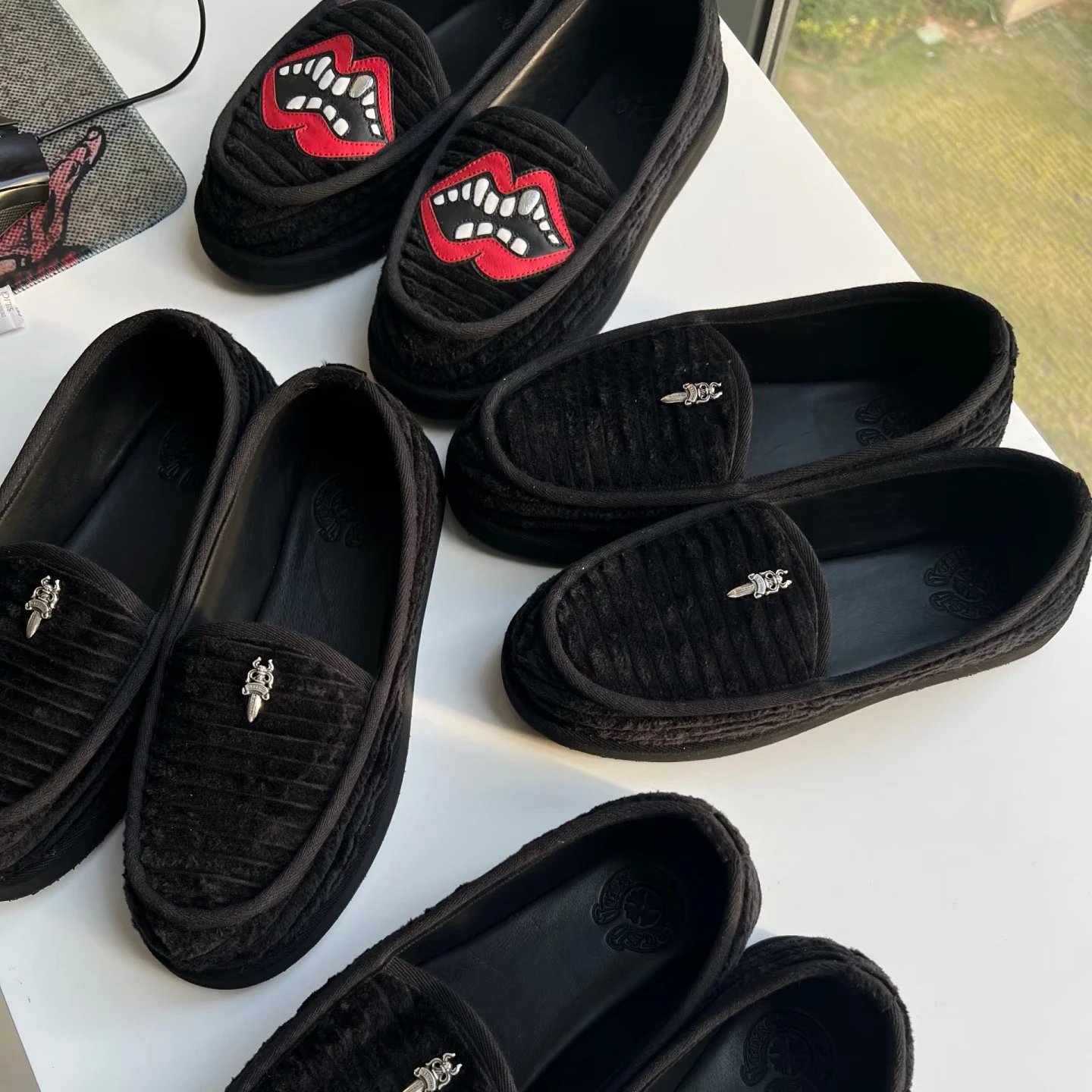 Unbranded Casual Shoes Ribbed Velvet Slip-On with Lip or Dagger Appliqué image 3