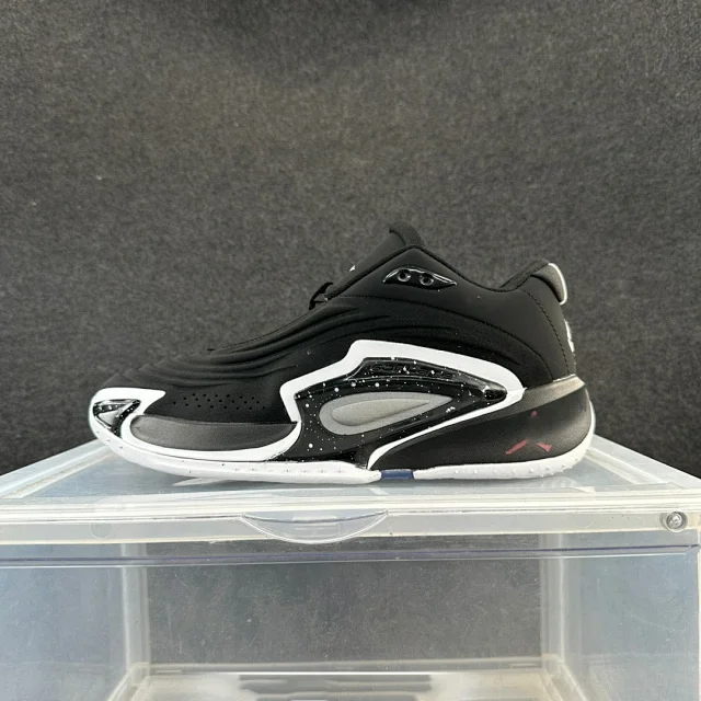 Jordan Sneakers Luka 3 Basketball Shoes product detail image 2