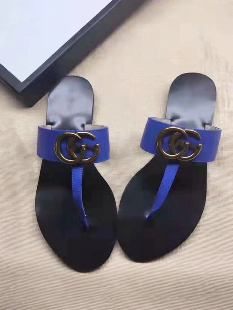 Gucci Sandals Flat thong with Double G hardware — Blue