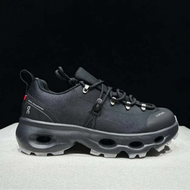 On Sneakers Low-Top Trail with Lugged Sole product detail image 2