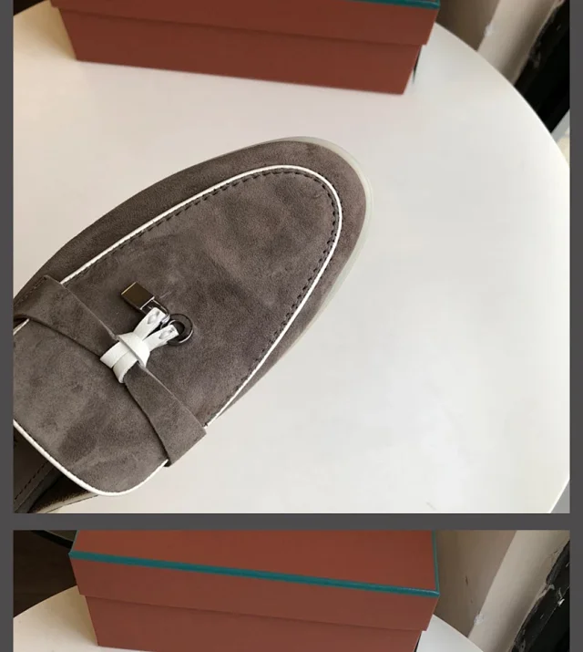 Unbranded Slippers Suede Loafer Mules with Metal Ornament product detail image 2