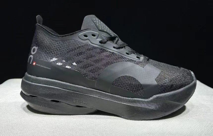 On Sneakers Cloudspike Amplius — 2