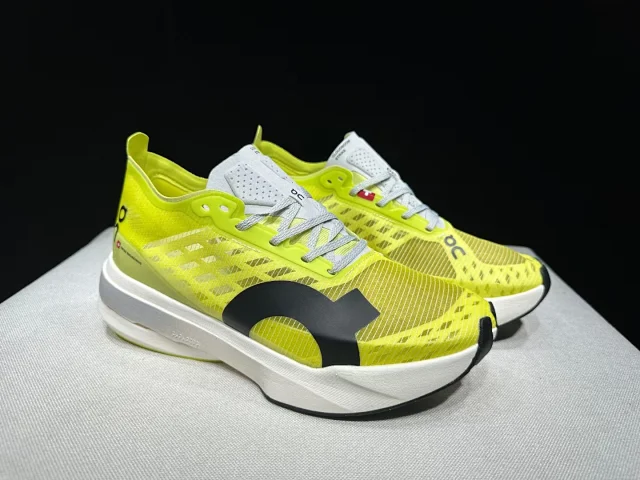 On Sneakers Cloudspike Amplius product detail image 3