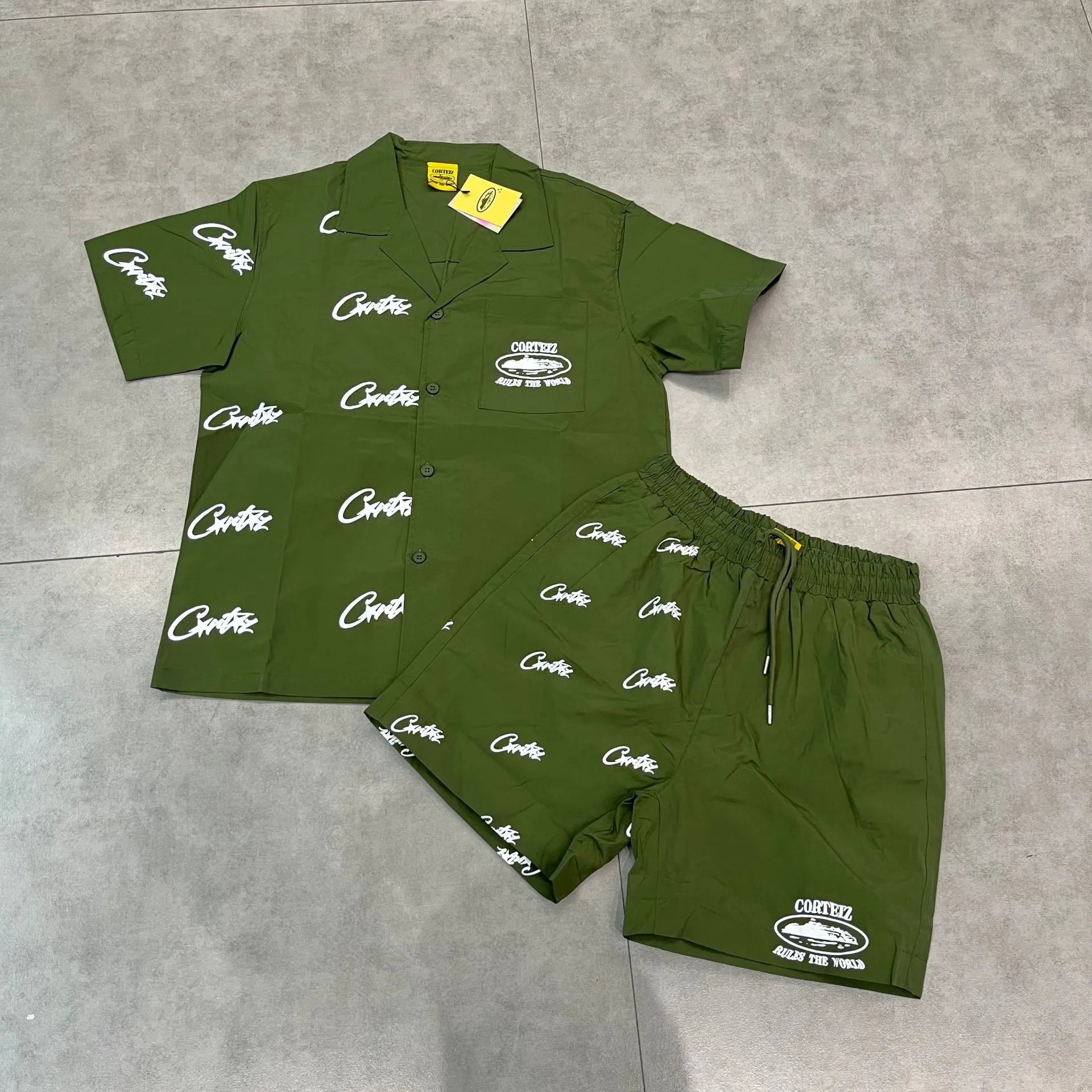 Corteiz Shorts Alcatraz logo print — 1190 Green (a set)