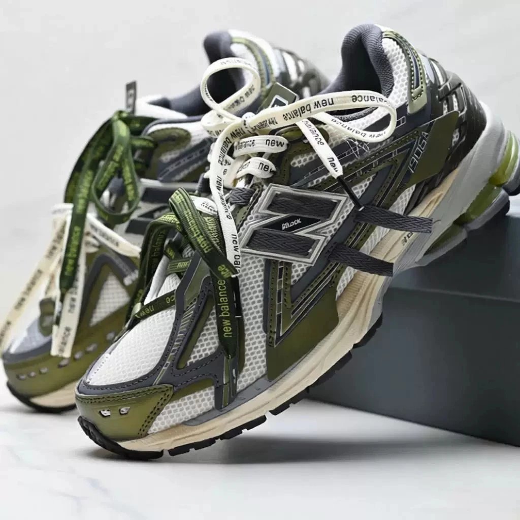 New Balance Sneakers 1906A distressed deconstructed design with ribbon laces — 14