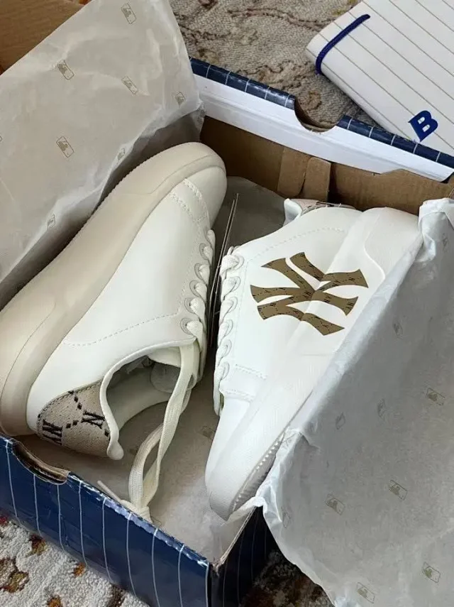 MLB Sneakers Platform lace-up with New York Yankees monogram product detail image 3