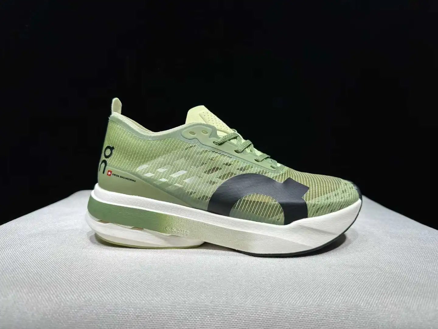 On Sneakers Cloudspike Amplius — 8