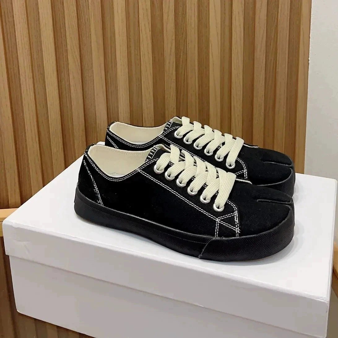 MM6 Maison Margiela Sneakers Tabi Split-Toe Canvas image 4
