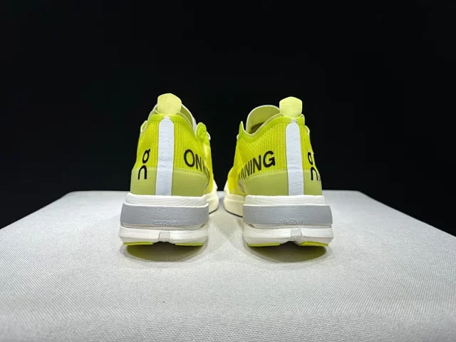 On Sneakers Cloudspike Amplius product detail image 6