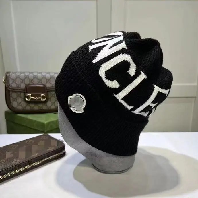 Moncler Hats Knitted logo-letter beanie image 4