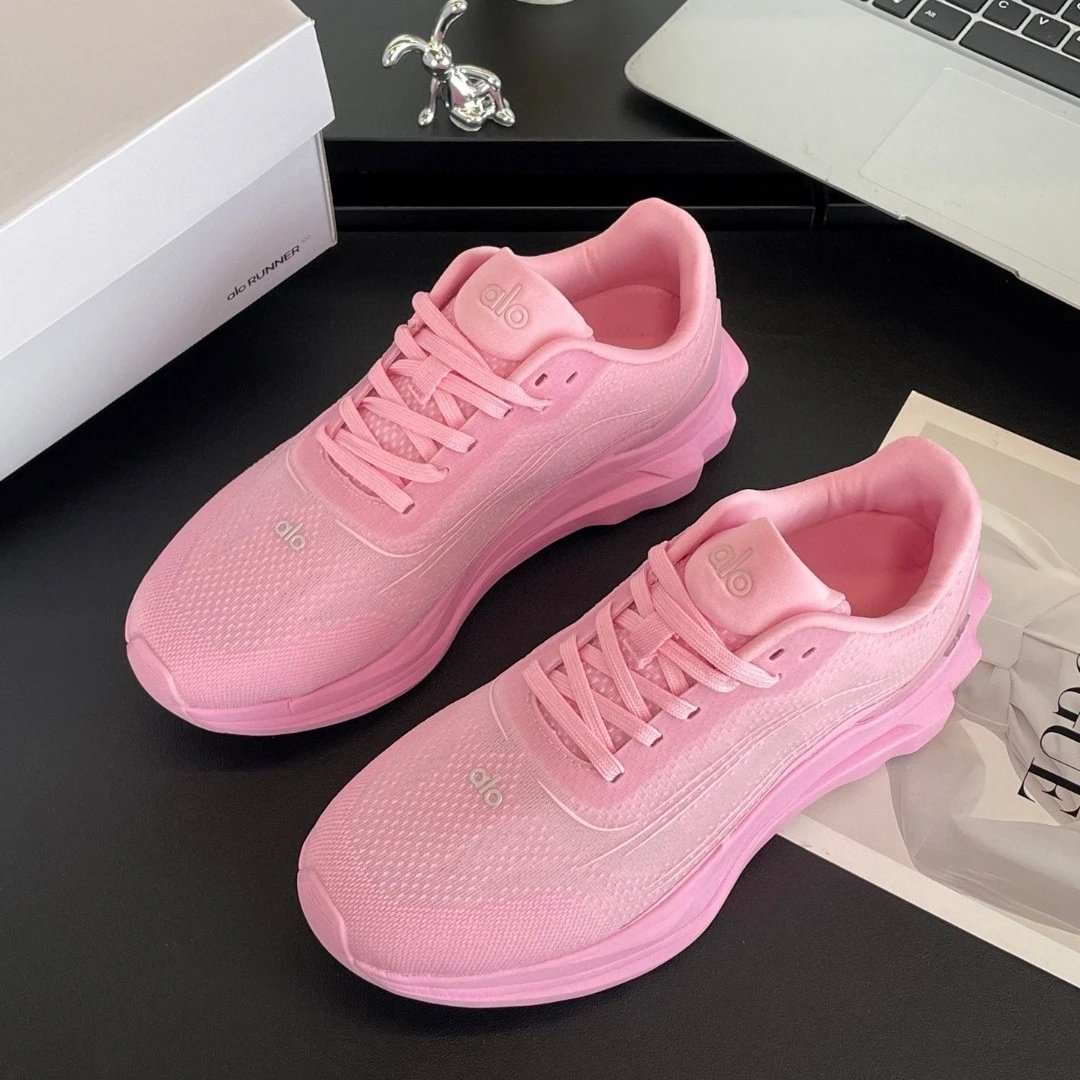 Alo Sneakers Runner image 4