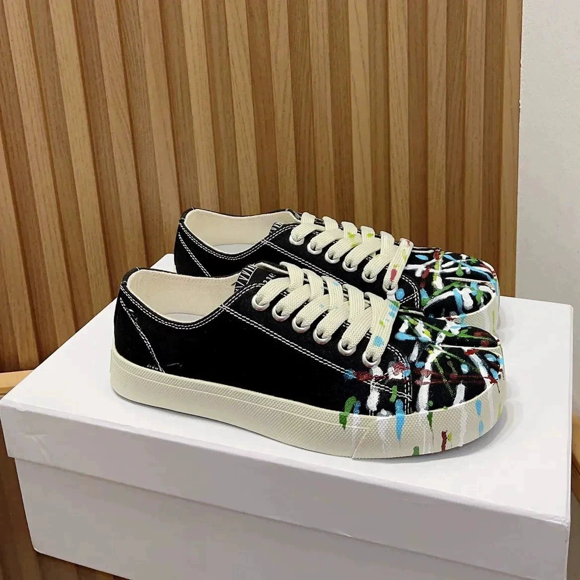 MM6 Maison Margiela Sneakers Tabi Split-Toe Canvas product image