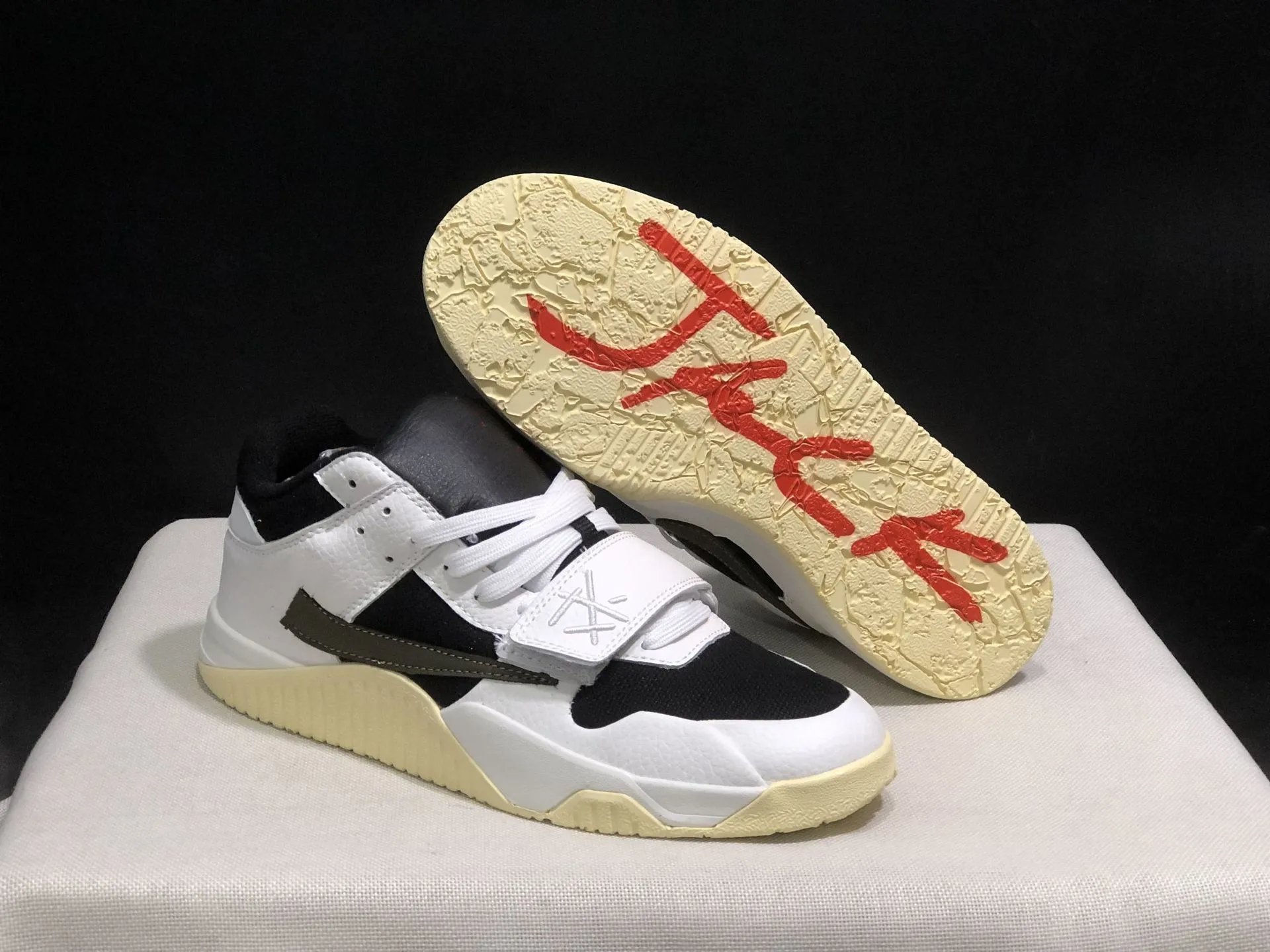 Nike Sneakers Jordan Jumpman Jack TR — Black and white