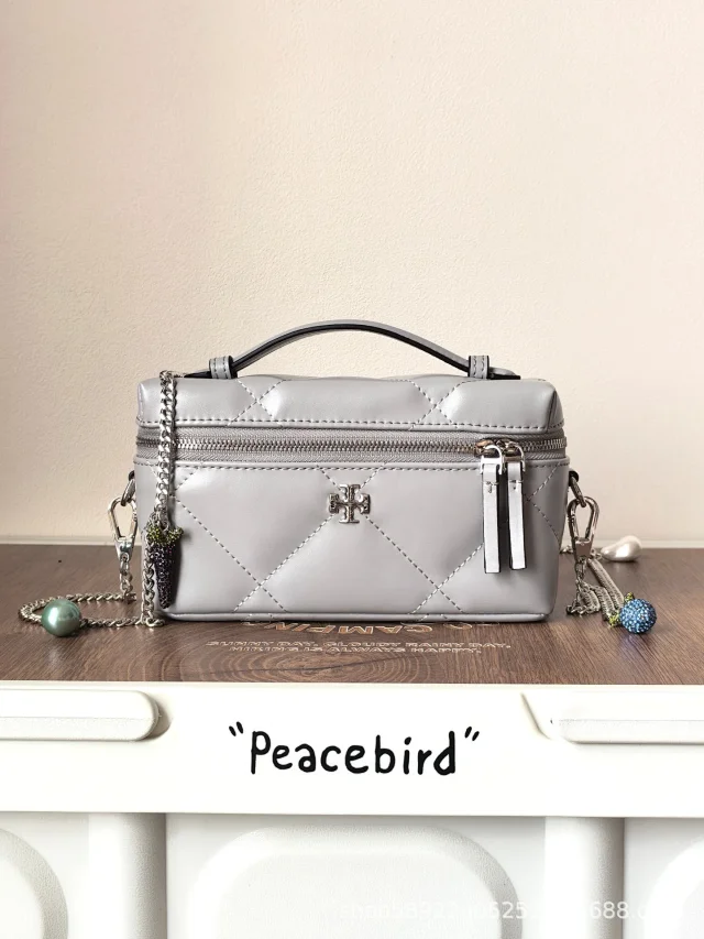 Tory Burch Crossbody Bags Quilted top-handle chain bag with double-zip closure product detail image 18