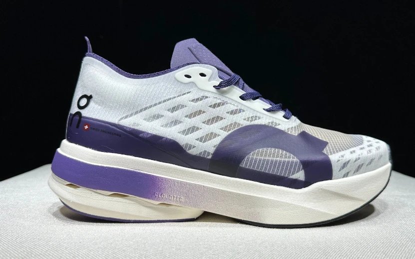 On Sneakers Cloudspike Amplius — 12