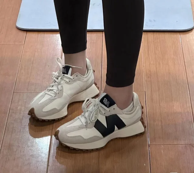 New Balance Sneakers 327 Retro product detail image 15