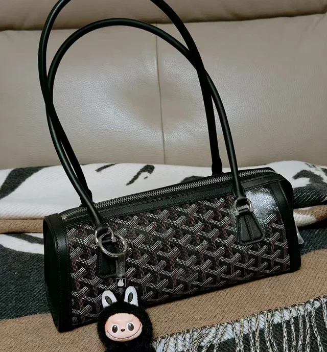 Unbranded Handbags Cylindrical baguette handbag with chevron pattern product detail image 7