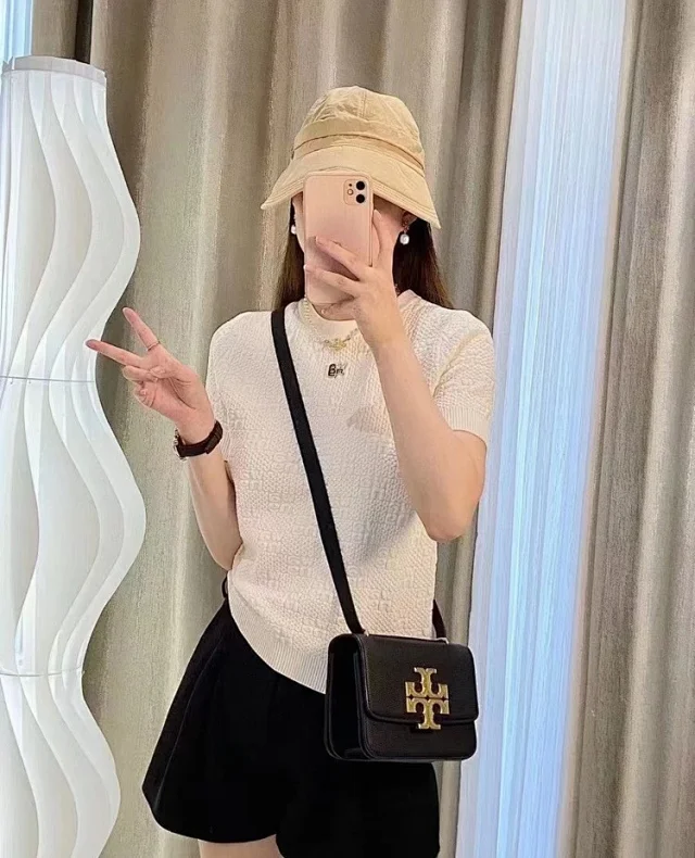 Tory Burch Crossbody Bags Double T flap bag product detail image 4
