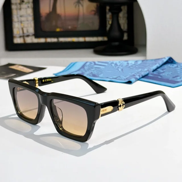Chrome Hearts Eyewear Oversized square-frame sunglasses with decorative metal temple hardware product detail image 9