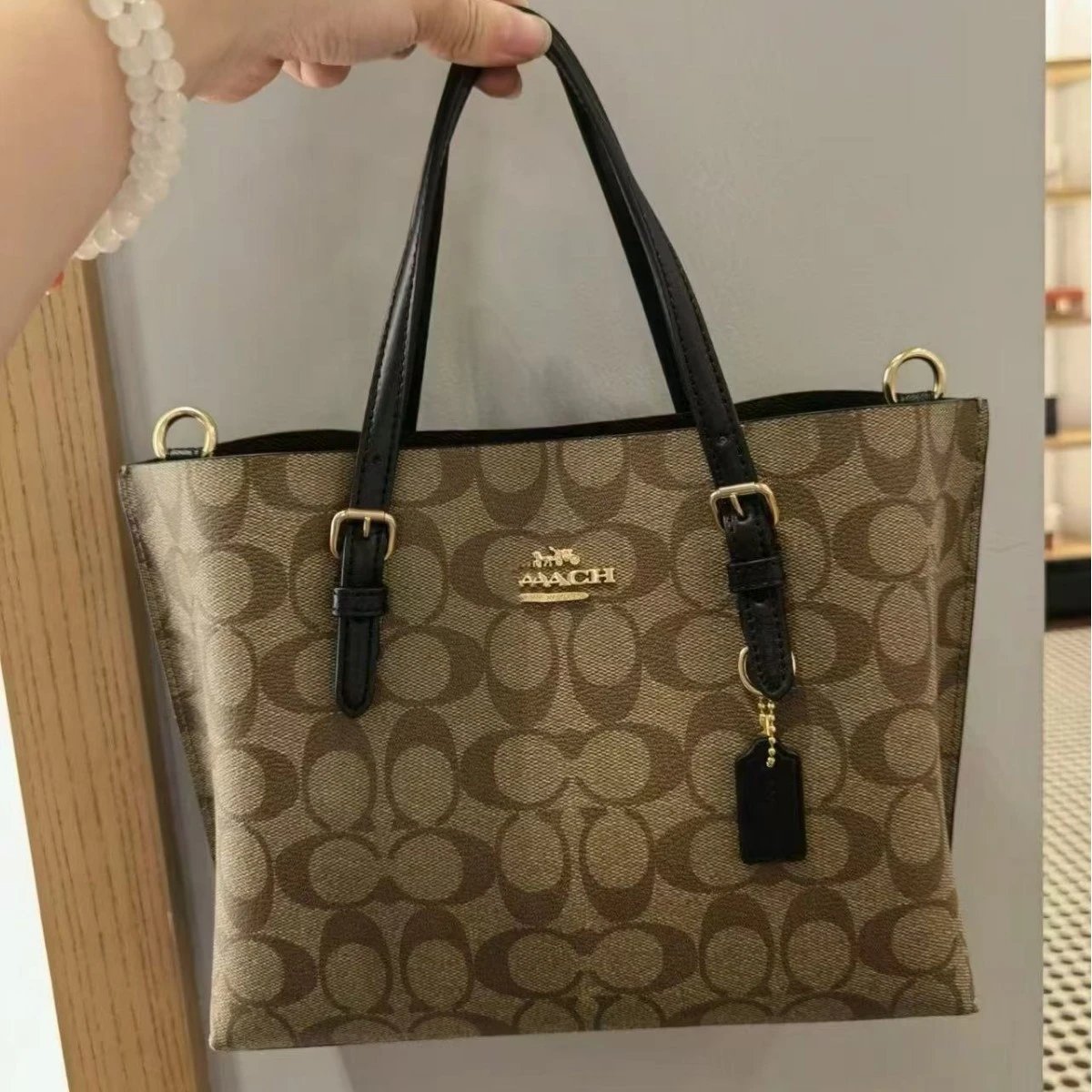 Coach Handbags Tote bag with adjustable shoulder straps image 4