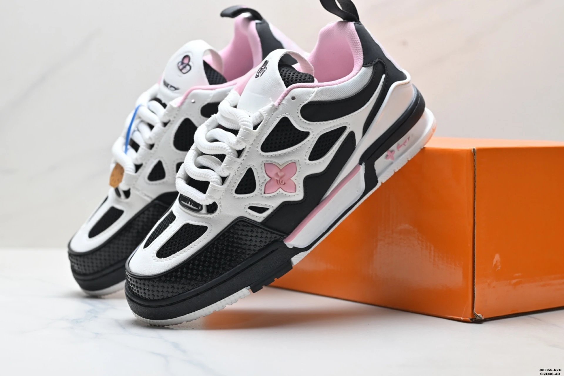 Louis Vuitton Sneakers Low-Top Lace-Up — 21