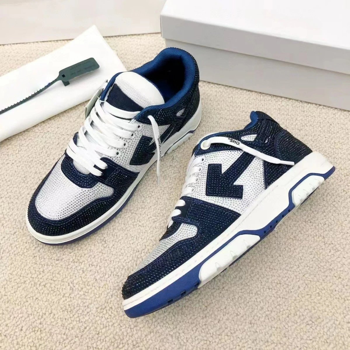 Off-White Sneakers Rhinestone Arrow Low-Top image 2