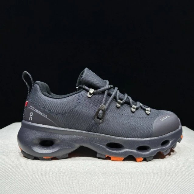 On Sneakers Low-Top Trail with Lugged Sole image 2