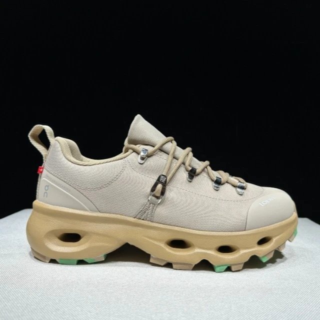On Sneakers Low-Top Trail with Lugged Sole image 5