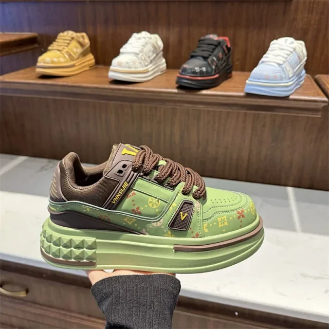 Louis Vuitton Sneakers Low-Top Monogram Platform product detail image 2