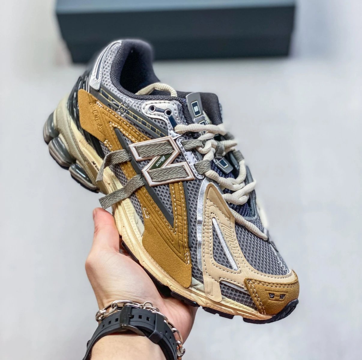 New Balance Sneakers 1906A distressed deconstructed design with ribbon laces — 18