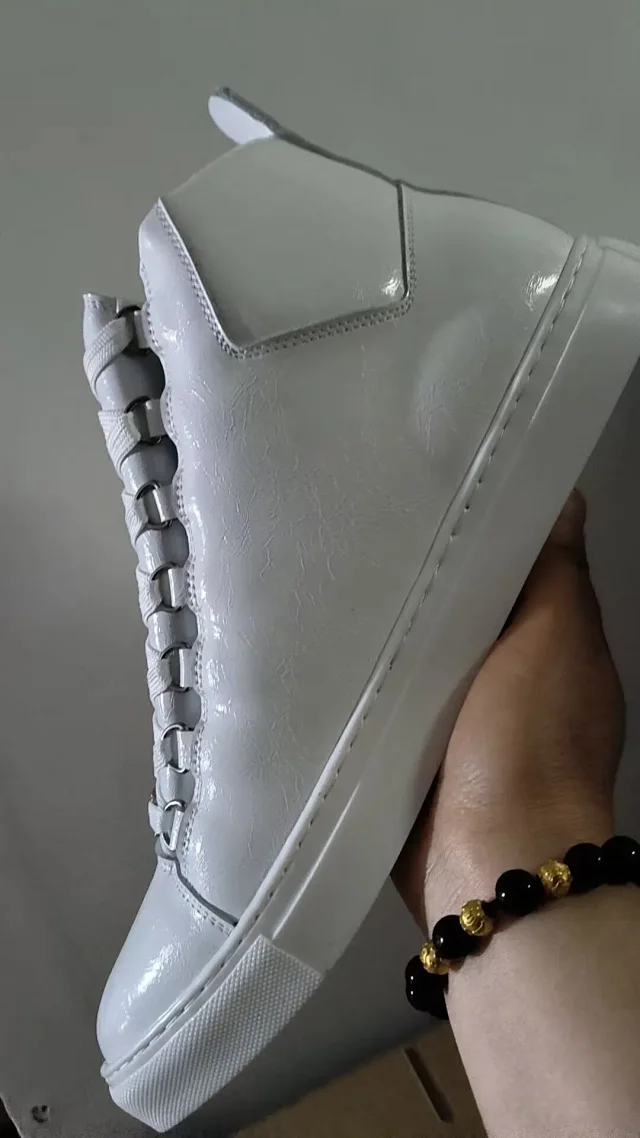 Unbranded Sneakers High-Top Lace-Up with Metal Eyelets product detail image 2