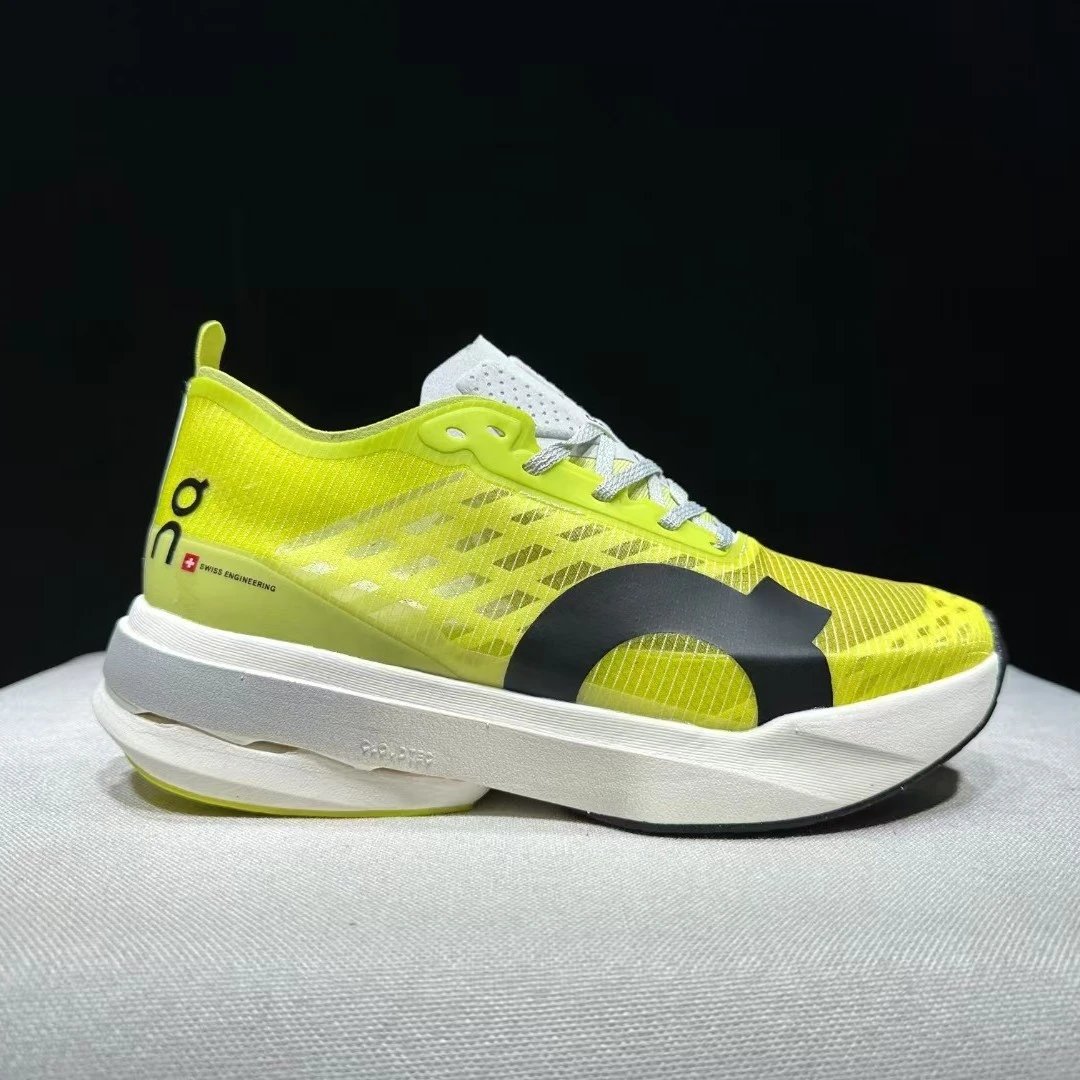 On Sneakers Cloudspike Amplius image 4