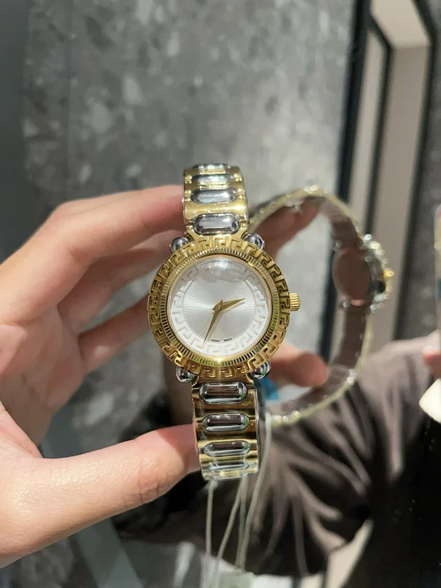 Versace Watches Medusa Motif Greek Key Bezel Metal Bracelet Watch product detail image 31