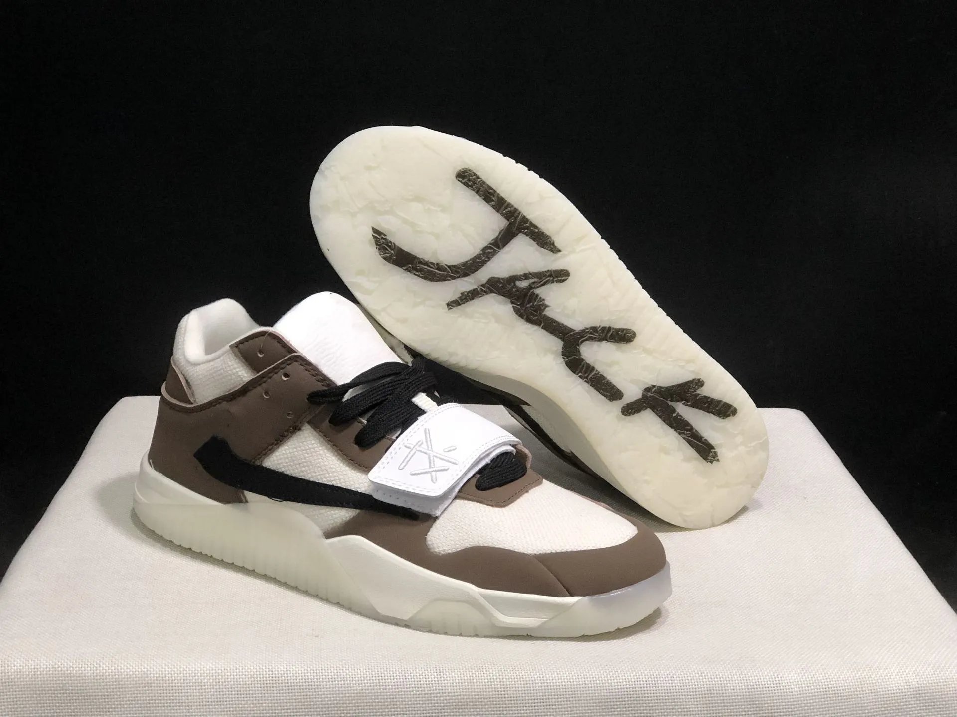 Nike Sneakers Jordan Jumpman Jack TR — White-brown