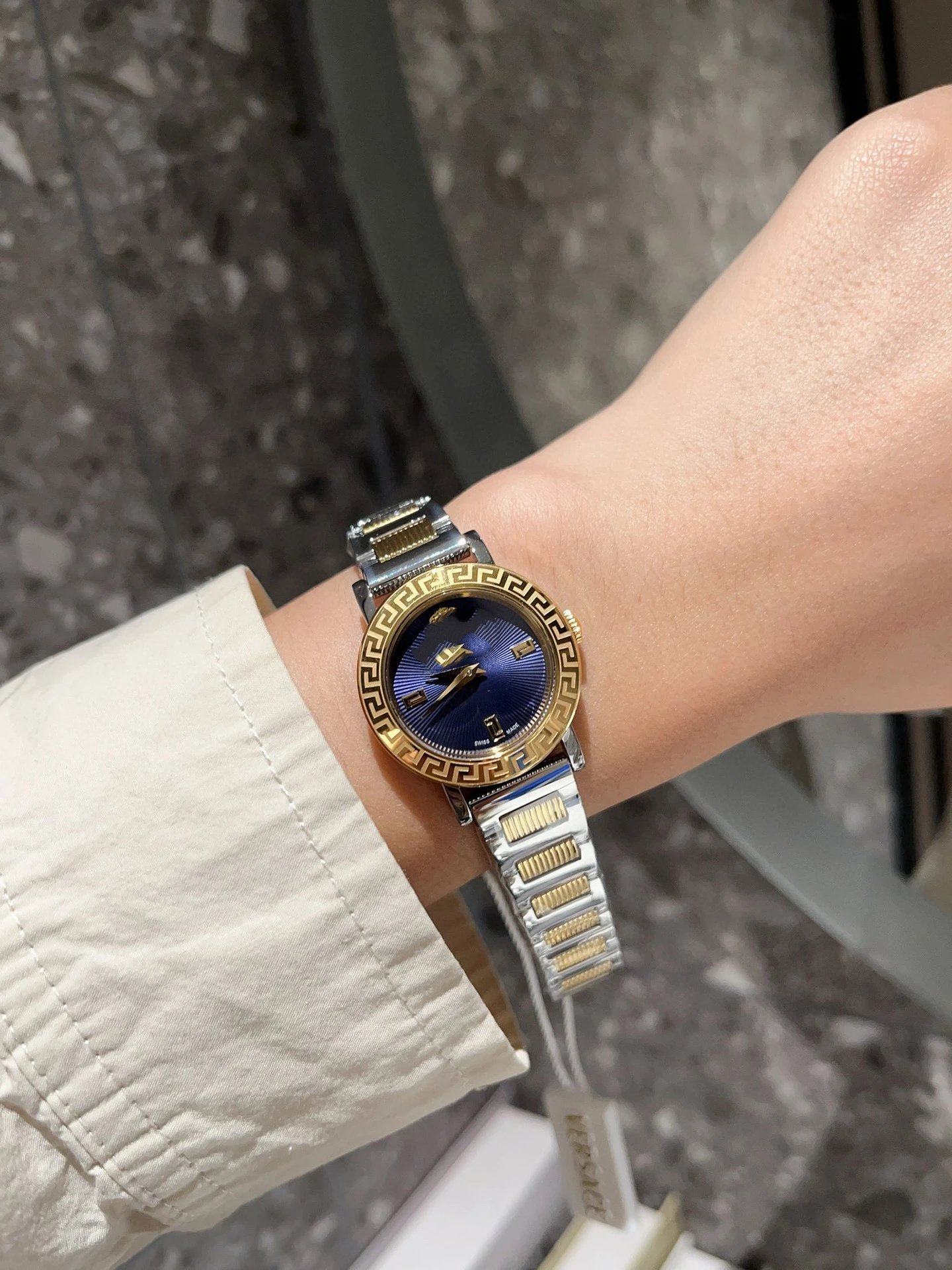 Versace Watches Medusa Motif Greek Key Bezel Metal Bracelet Watch — 13+Counter gift box packaging