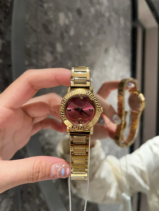 Versace Watches Medusa Motif Greek Key Bezel Metal Bracelet Watch product detail image 19