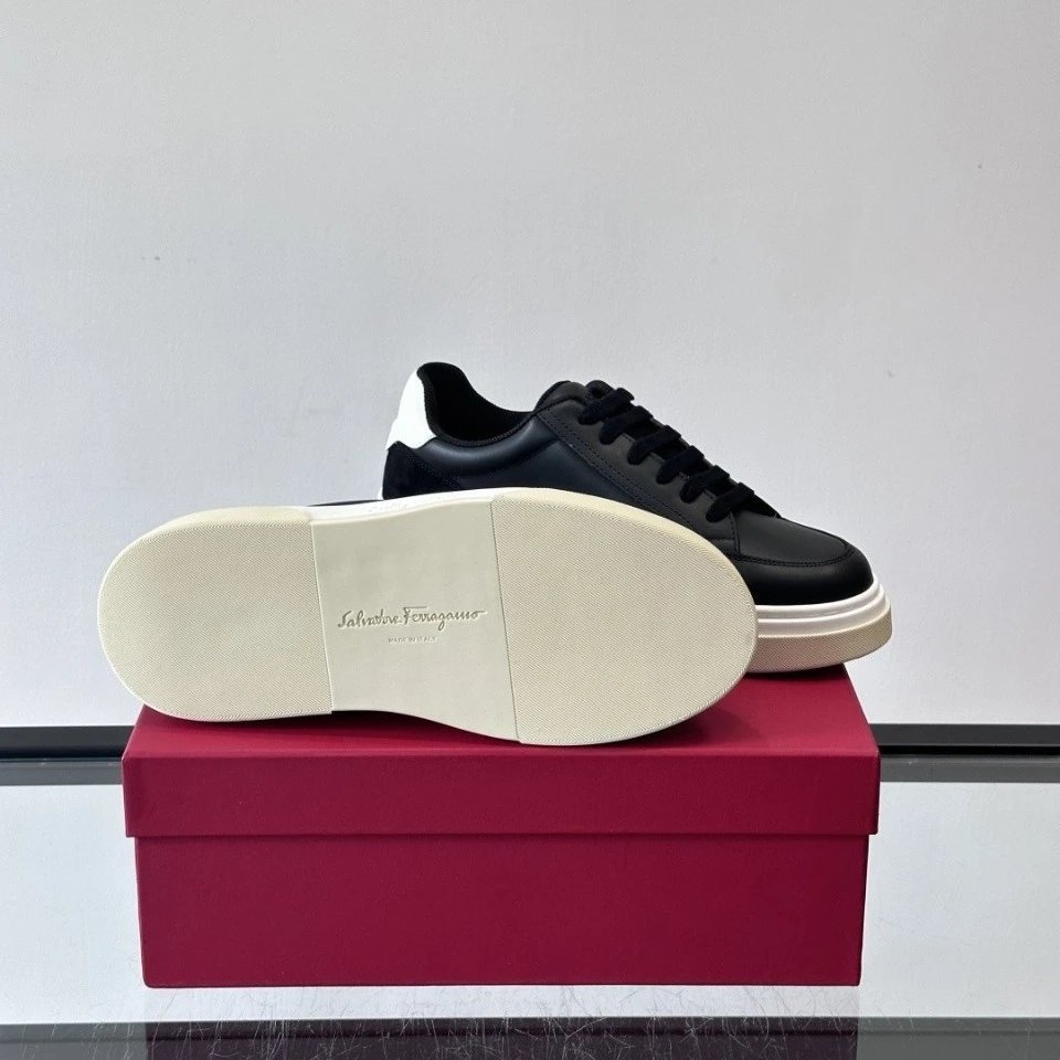 Ferragamo Sneakers Low-top leather with Gancini side detail image 4