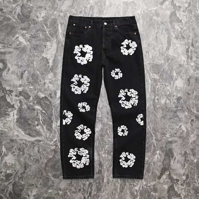 Levi's Jeans 501 White Floral Wreath Print product detail image 4