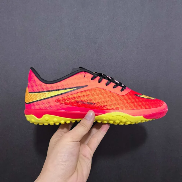 Nike Sneakers Hypervenom football cleats product detail image 1