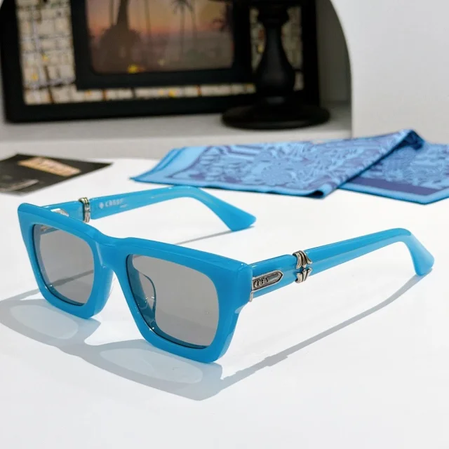 Chrome Hearts Eyewear Oversized square-frame sunglasses with decorative metal temple hardware product detail image 2