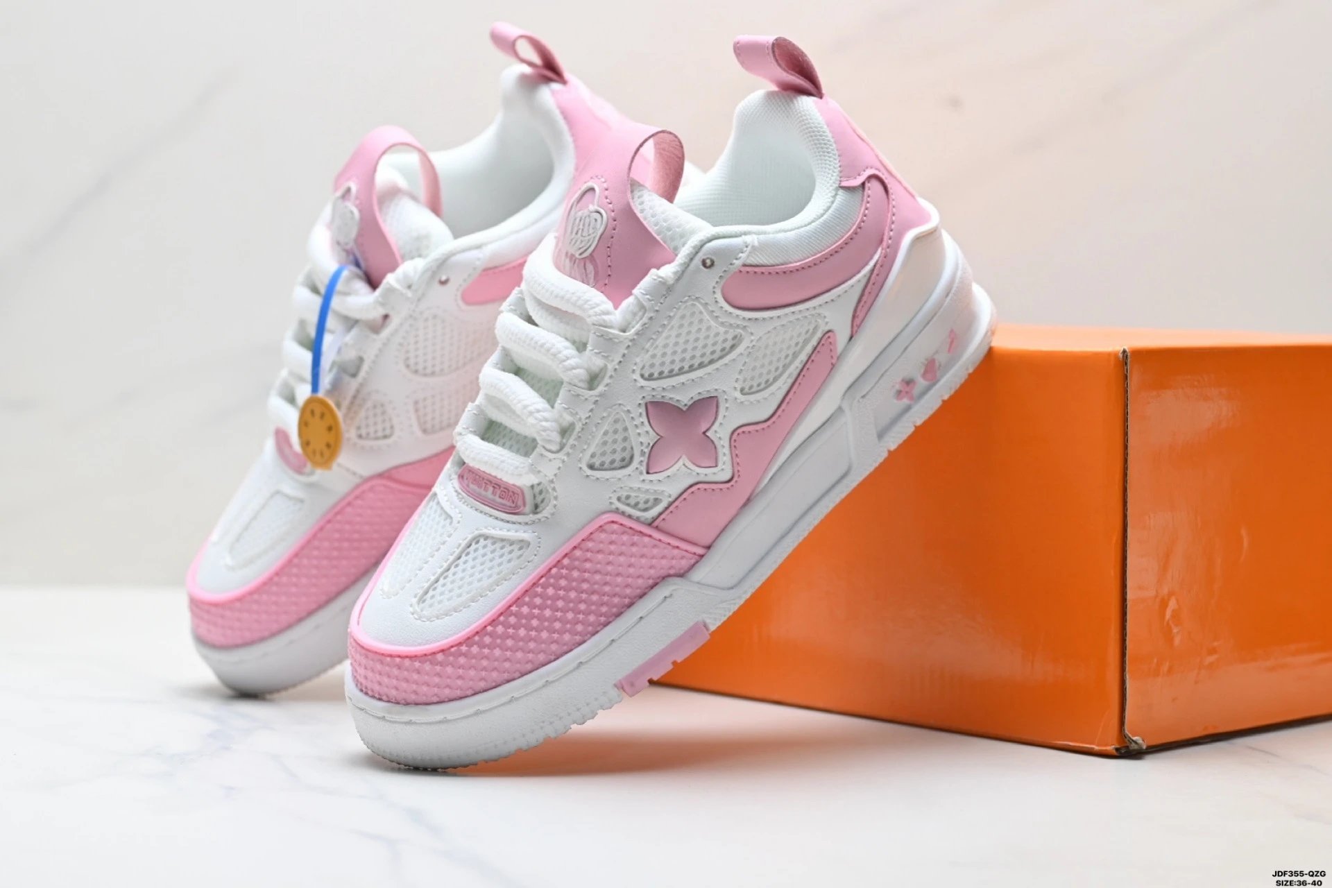 Louis Vuitton Sneakers Low-Top Lace-Up — 22